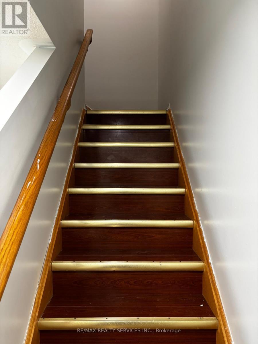 20 Whiteface Crescent, Brampton, Ontario  L6X 4W6 - Photo 15 - W12475841