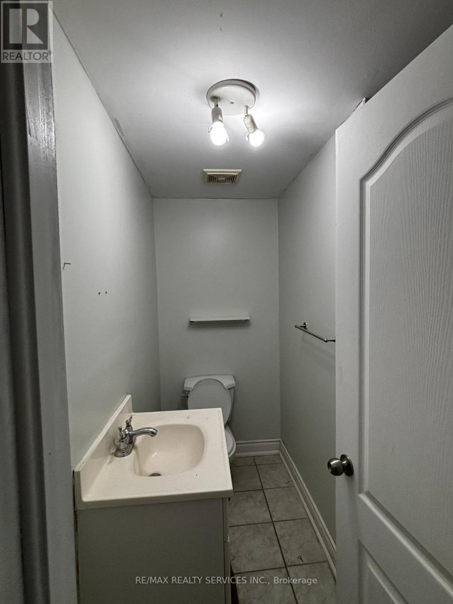 20 Whiteface Crescent, Brampton, Ontario  L6X 4W6 - Photo 14 - W12475841