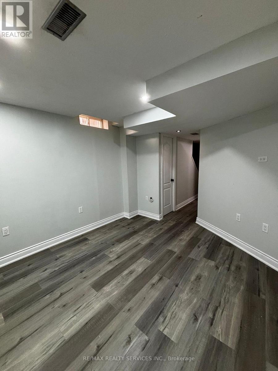 20 Whiteface Crescent, Brampton, Ontario  L6X 4W6 - Photo 23 - W12475841