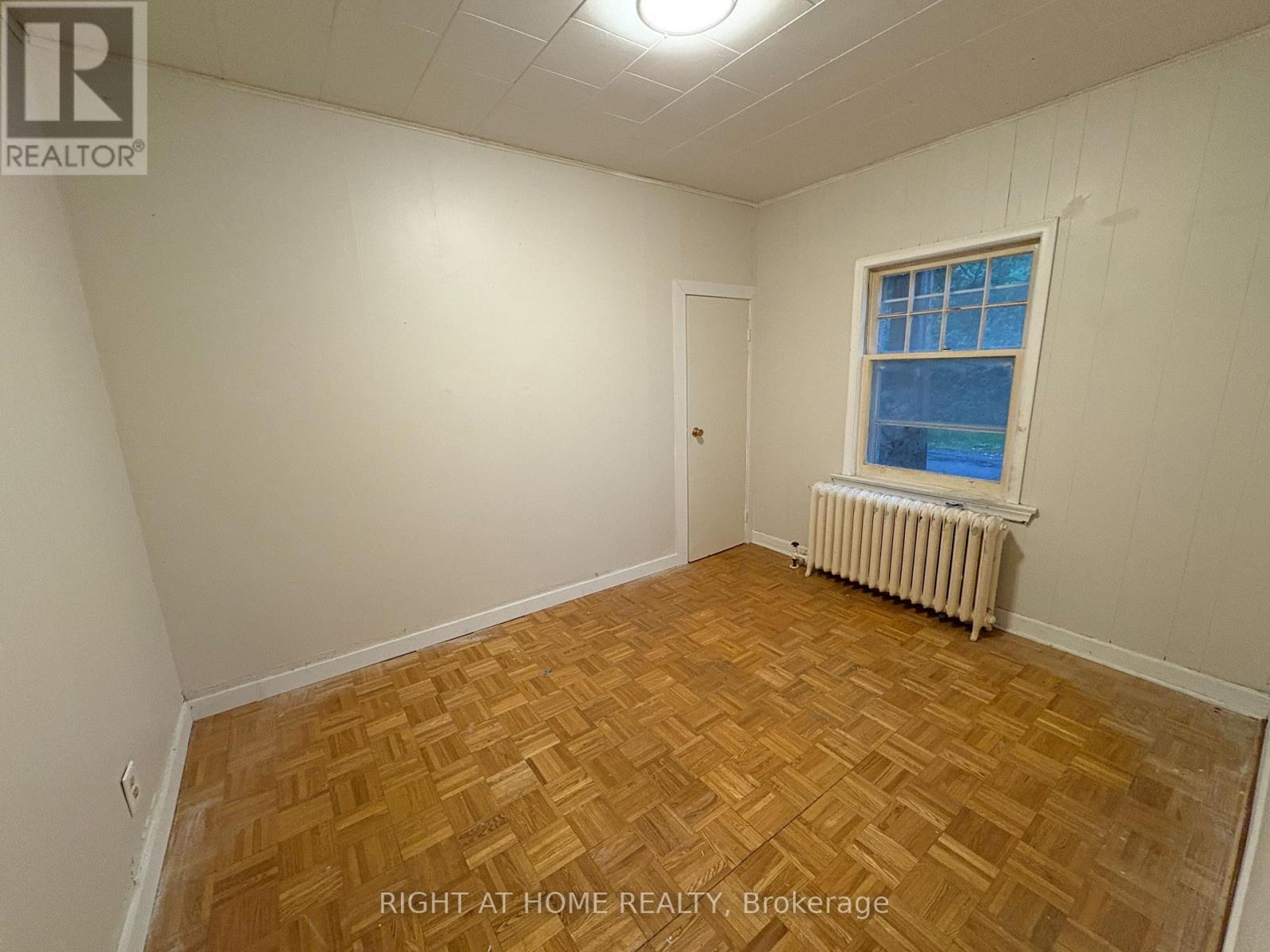 Upper - 779 Indian Road, Mississauga, Ontario  L5H 1R4 - Photo 5 - W12489450