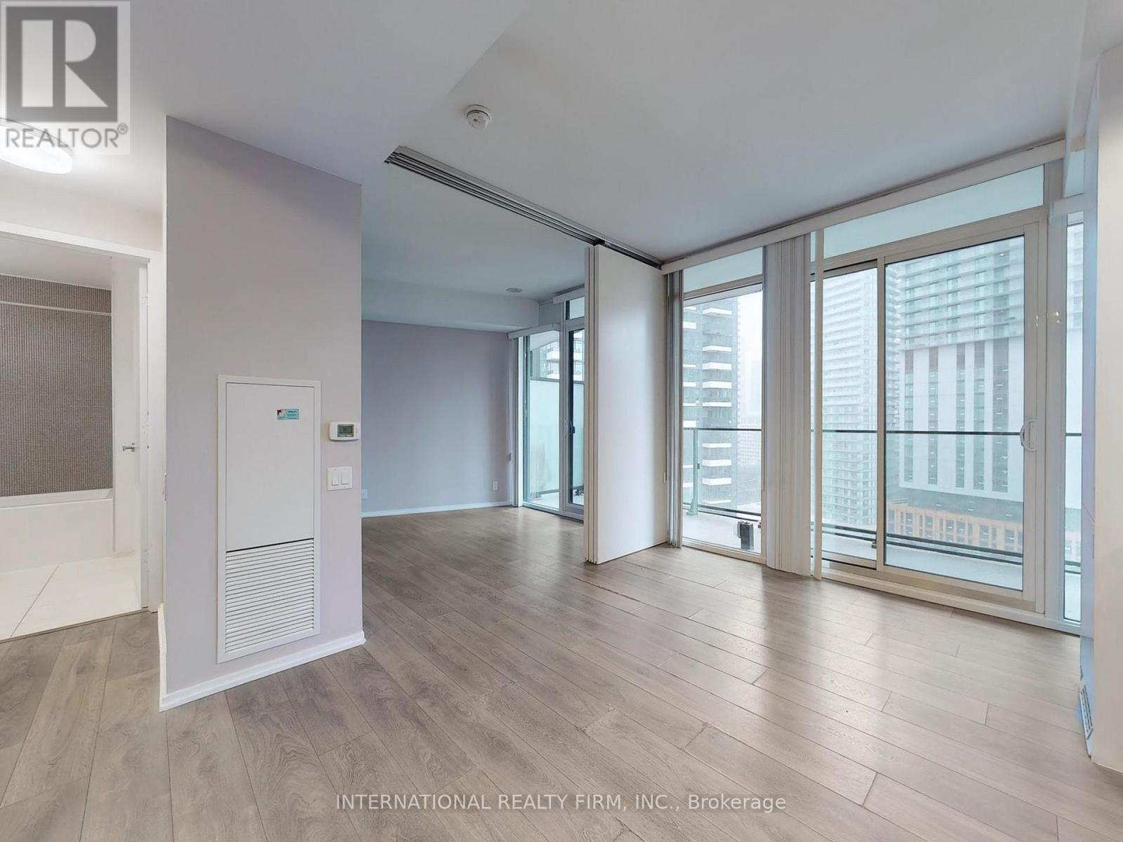 1712 - 125 Peter Street, Toronto, Ontario  M5V 0M3 - Photo 12 - C12493770