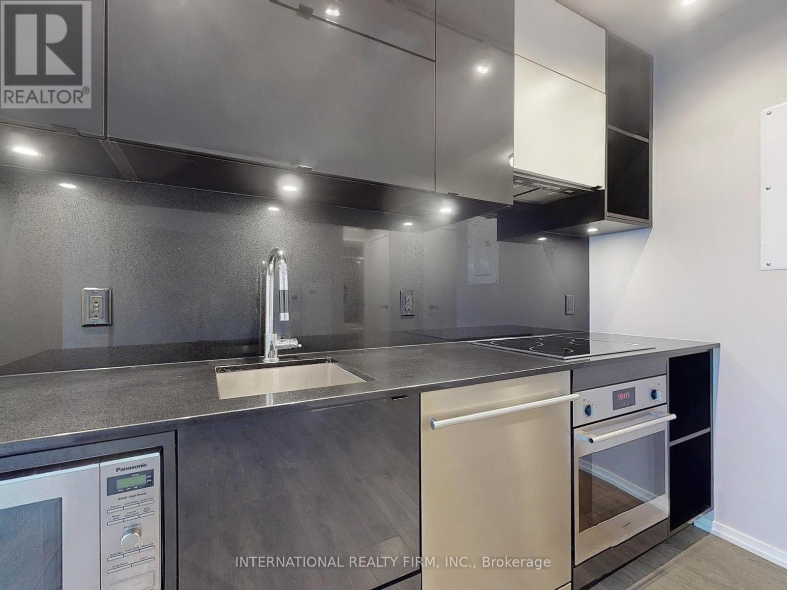 1712 - 125 Peter Street, Toronto, Ontario  M5V 0M3 - Photo 16 - C12493770