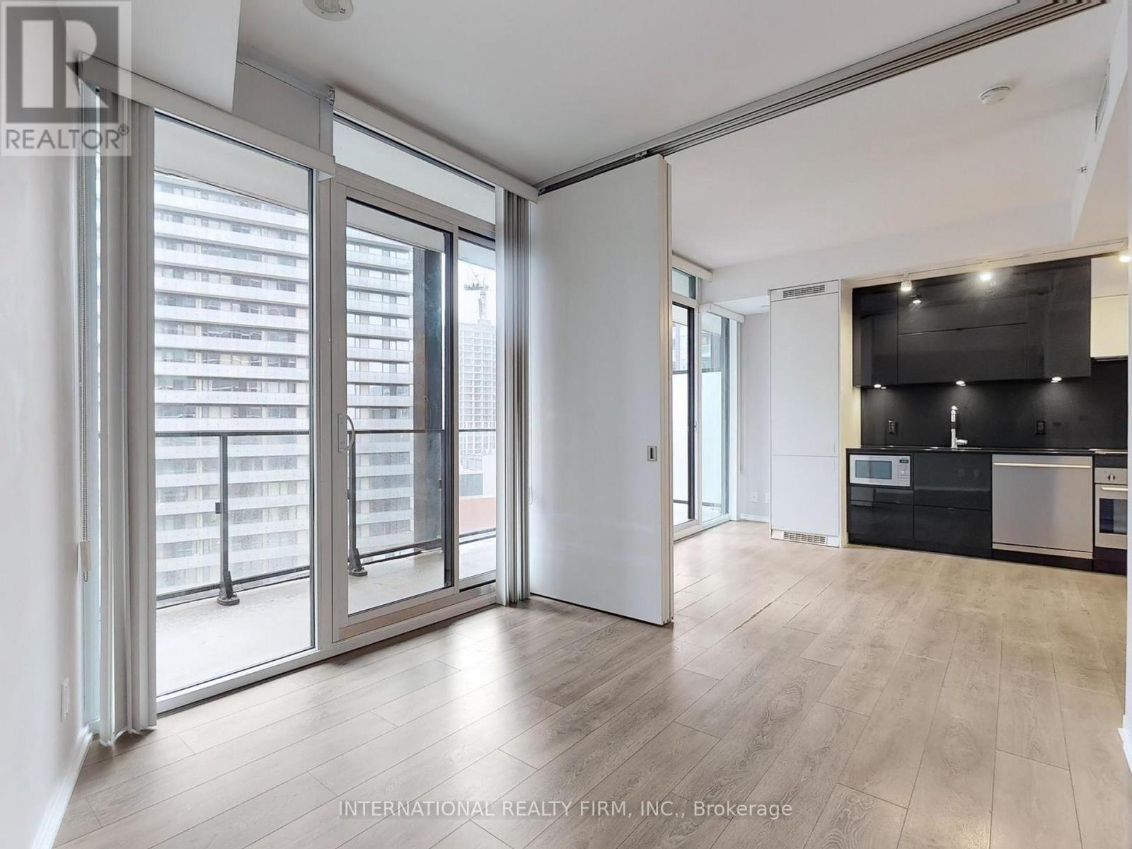 1712 - 125 Peter Street, Toronto, Ontario  M5V 0M3 - Photo 18 - C12493770