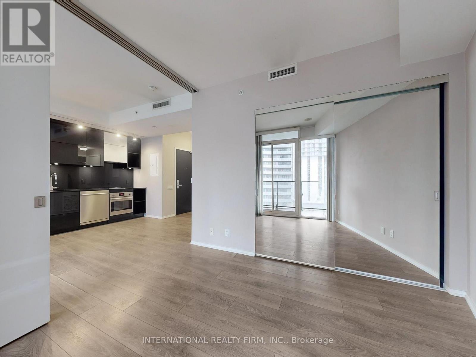 1712 - 125 Peter Street, Toronto, Ontario  M5V 0M3 - Photo 20 - C12493770