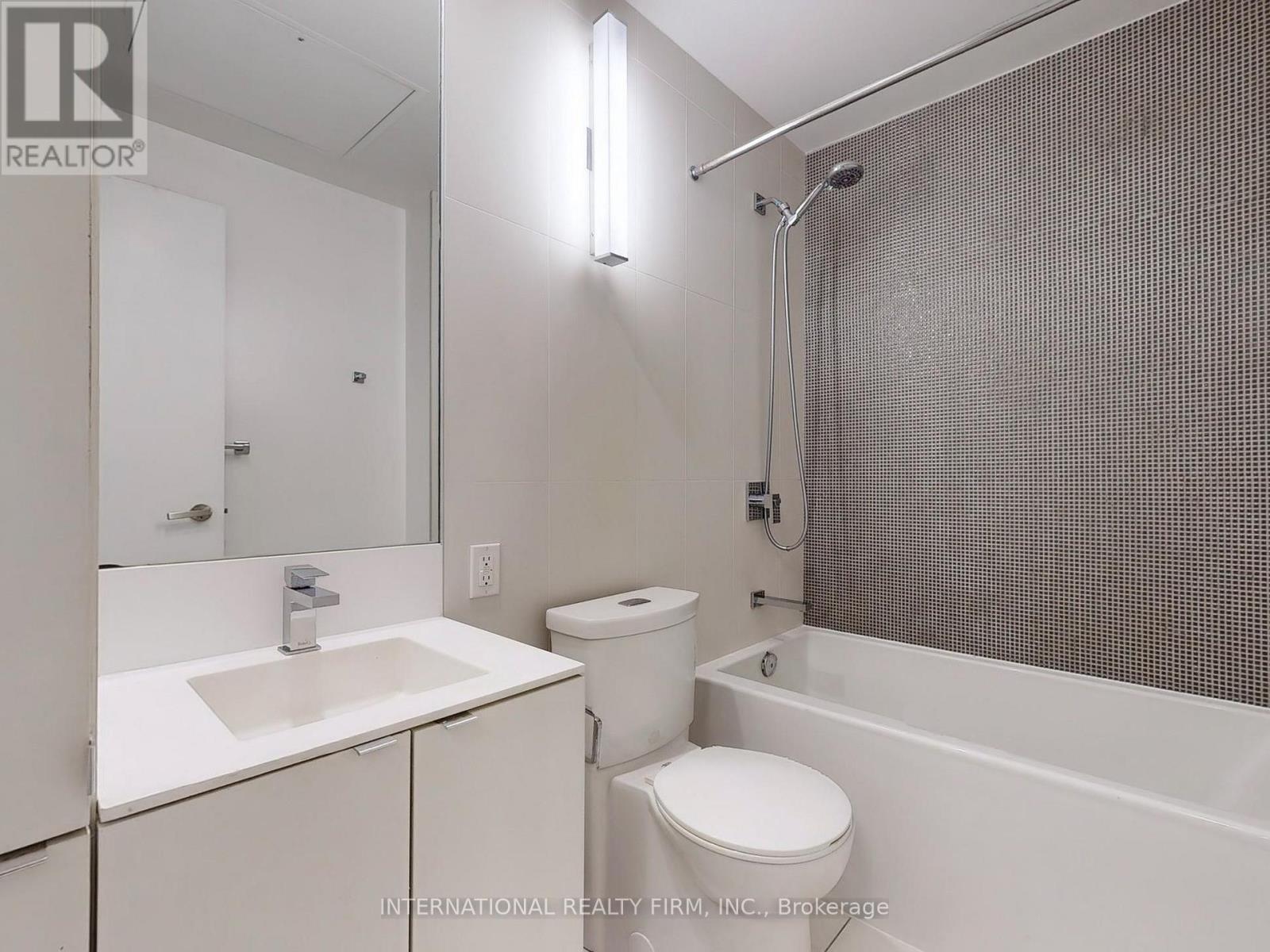 1712 - 125 Peter Street, Toronto, Ontario  M5V 0M3 - Photo 21 - C12493770