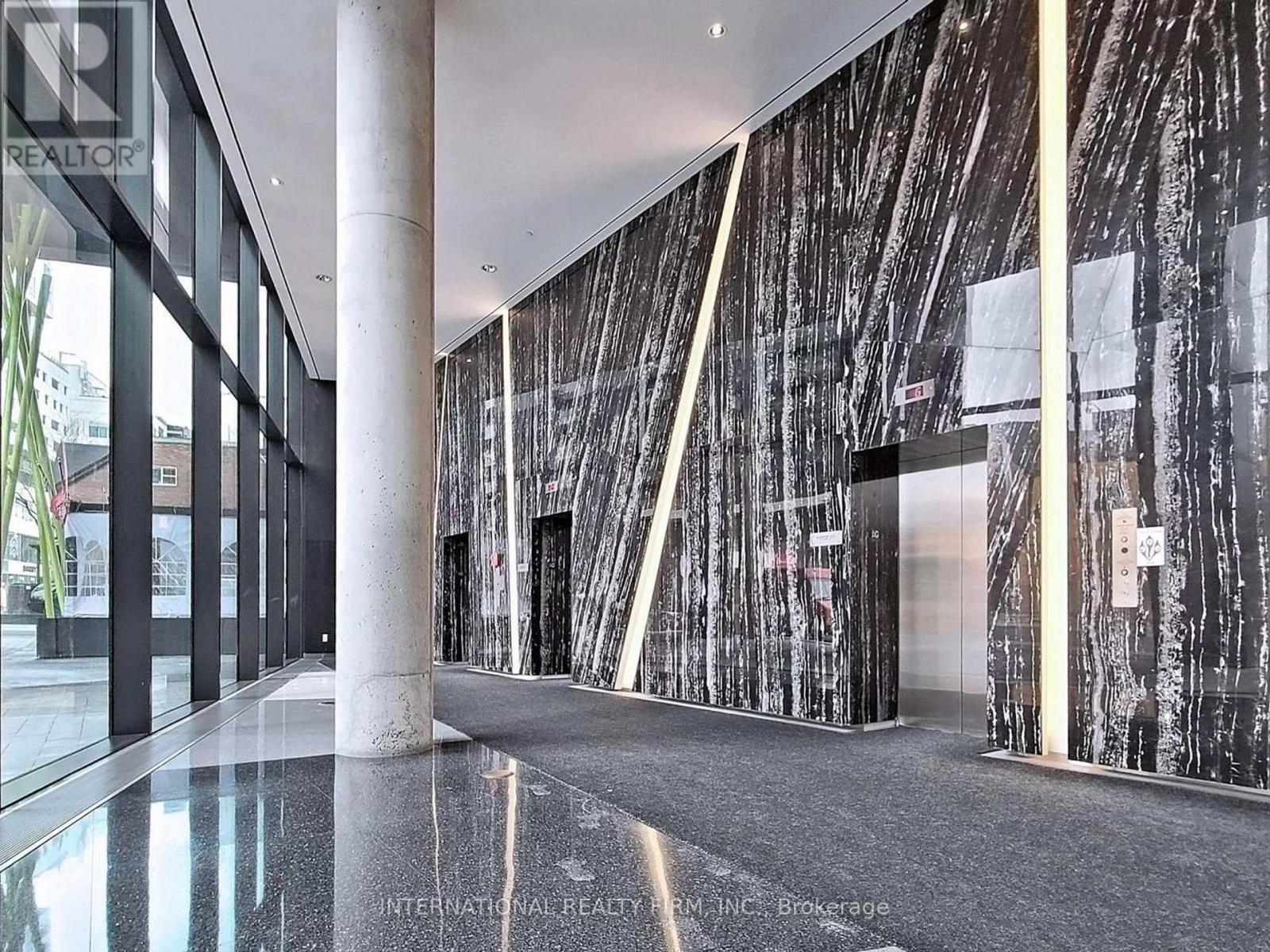 1712 - 125 Peter Street, Toronto, Ontario  M5V 0M3 - Photo 4 - C12493770