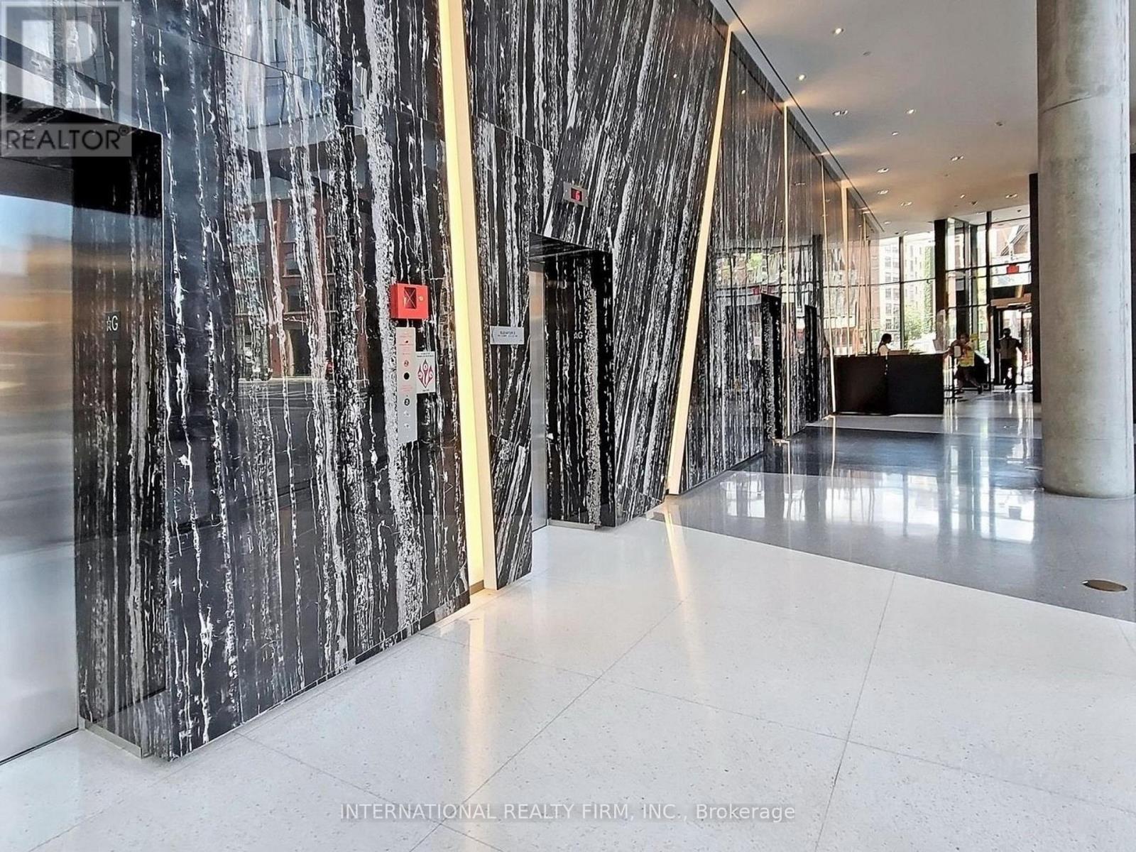 1712 - 125 Peter Street, Toronto, Ontario  M5V 0M3 - Photo 5 - C12493770