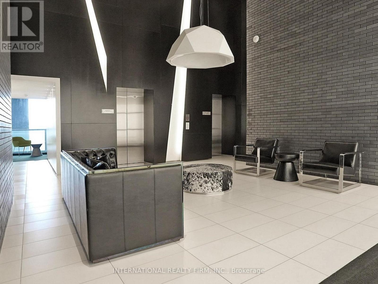 1712 - 125 Peter Street, Toronto, Ontario  M5V 0M3 - Photo 8 - C12493770