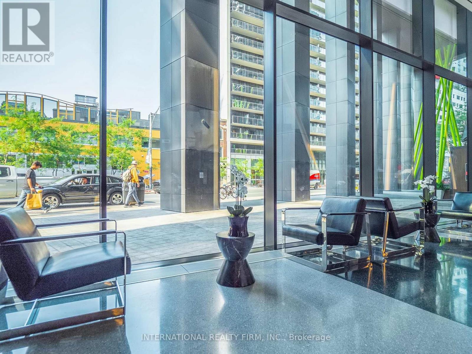 1712 - 125 Peter Street, Toronto, Ontario  M5V 0M3 - Photo 9 - C12493770