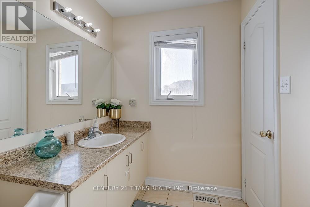 2602 Tillings Road, Pickering, Ontario  L1X 0C9 - Photo 15 - E12493738