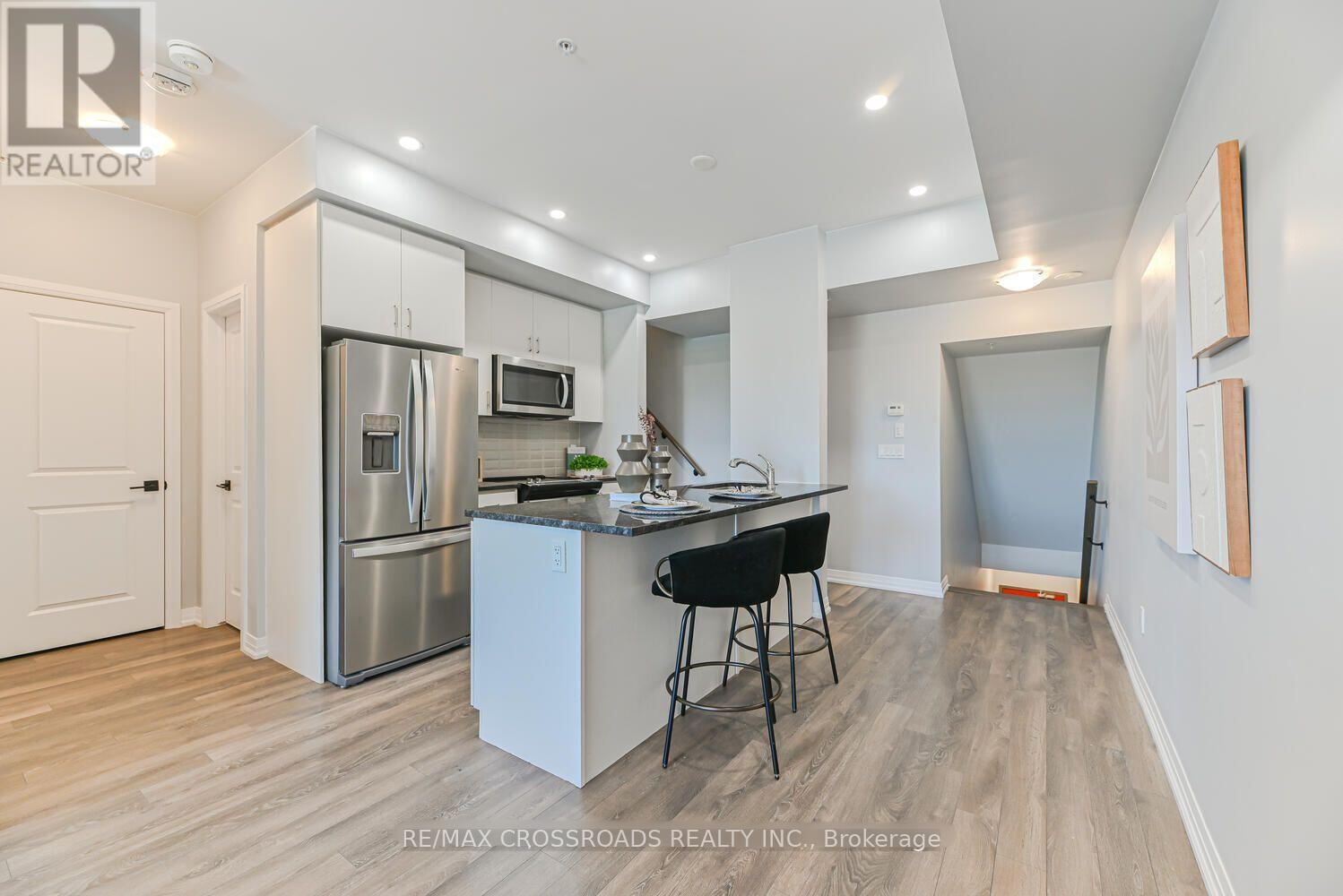 723 - 2635 William Jackson Drive, Pickering, Ontario  L1P 2V8 - Photo 3 - E12493750