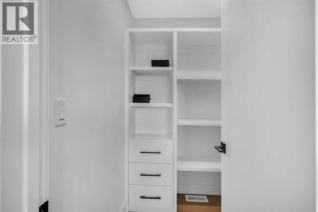 3623 Logan Crescent Sw, Calgary, Alberta  T3E 5Z6 - Photo 27 - A2212561