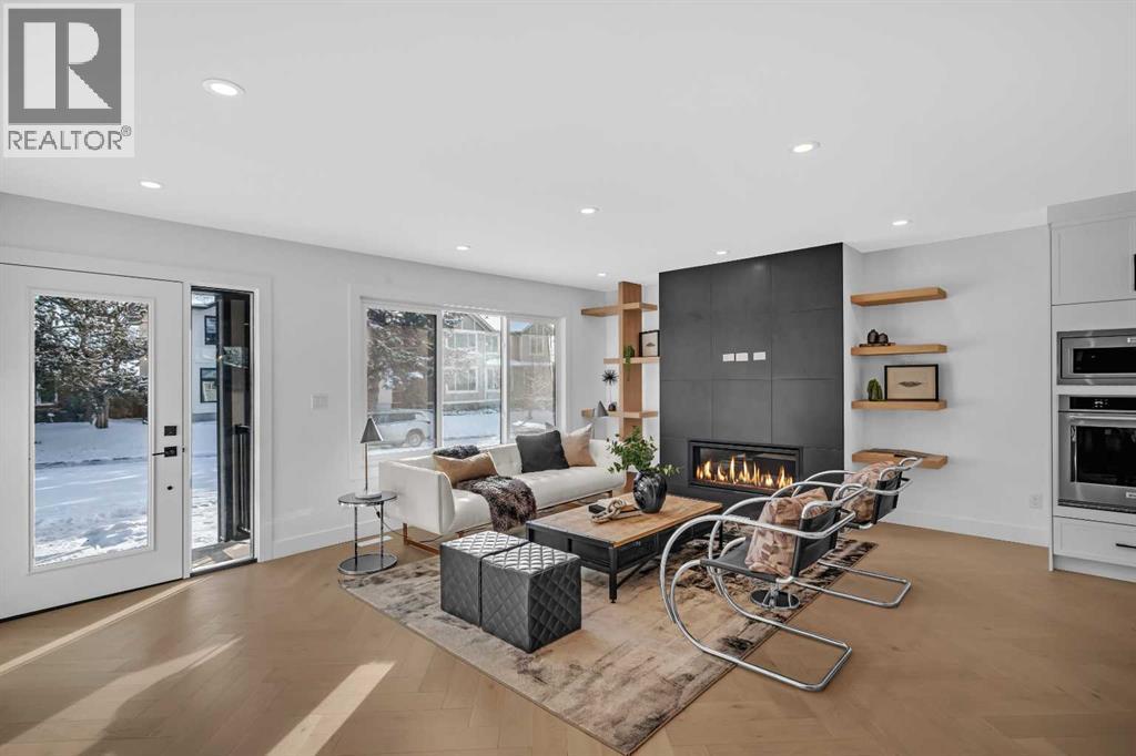 3623 Logan Crescent Sw, Calgary, Alberta  T3E 5Z6 - Photo 2 - A2212561