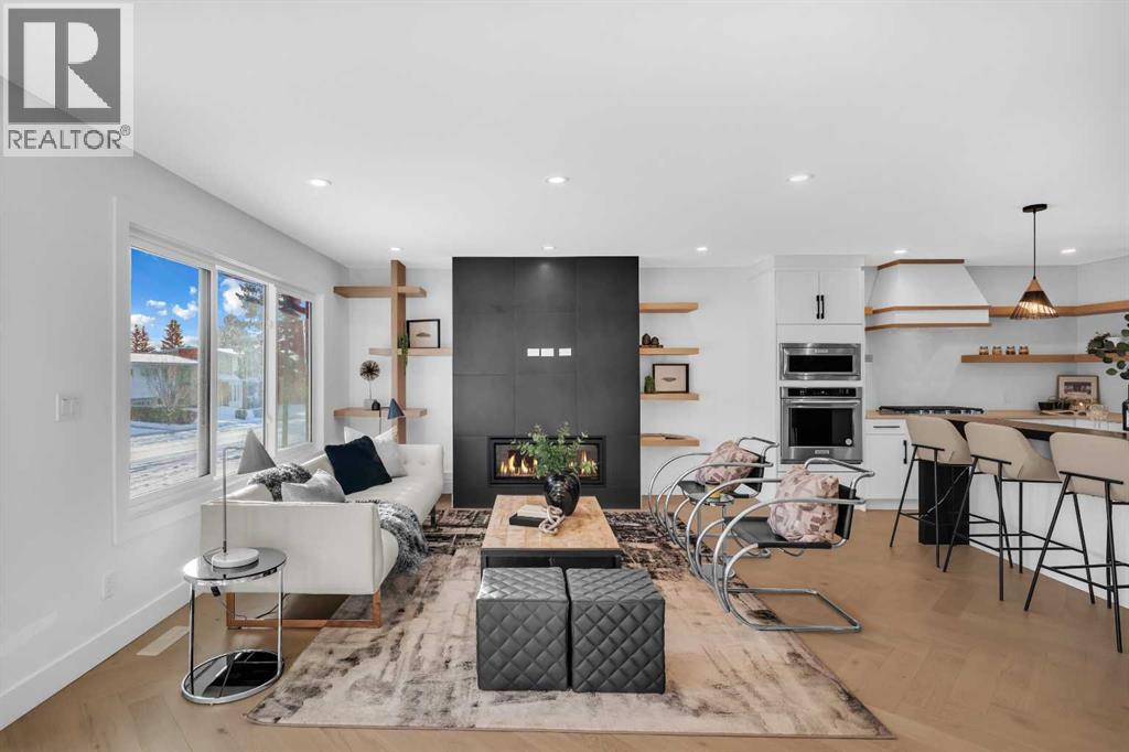 3623 Logan Crescent Sw, Calgary, Alberta  T3E 5Z6 - Photo 3 - A2212561