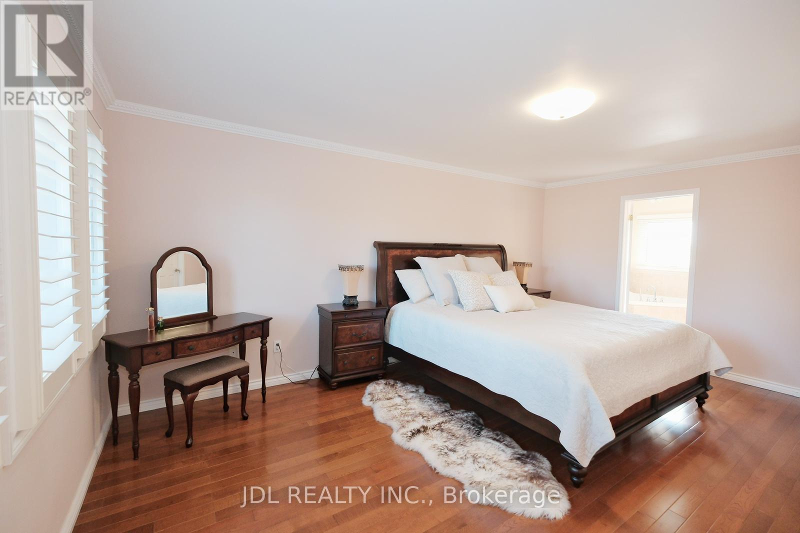 53 Fern Valley Crescent, Richmond Hill, Ontario  L4E 2J3 - Photo 13 - N12489342