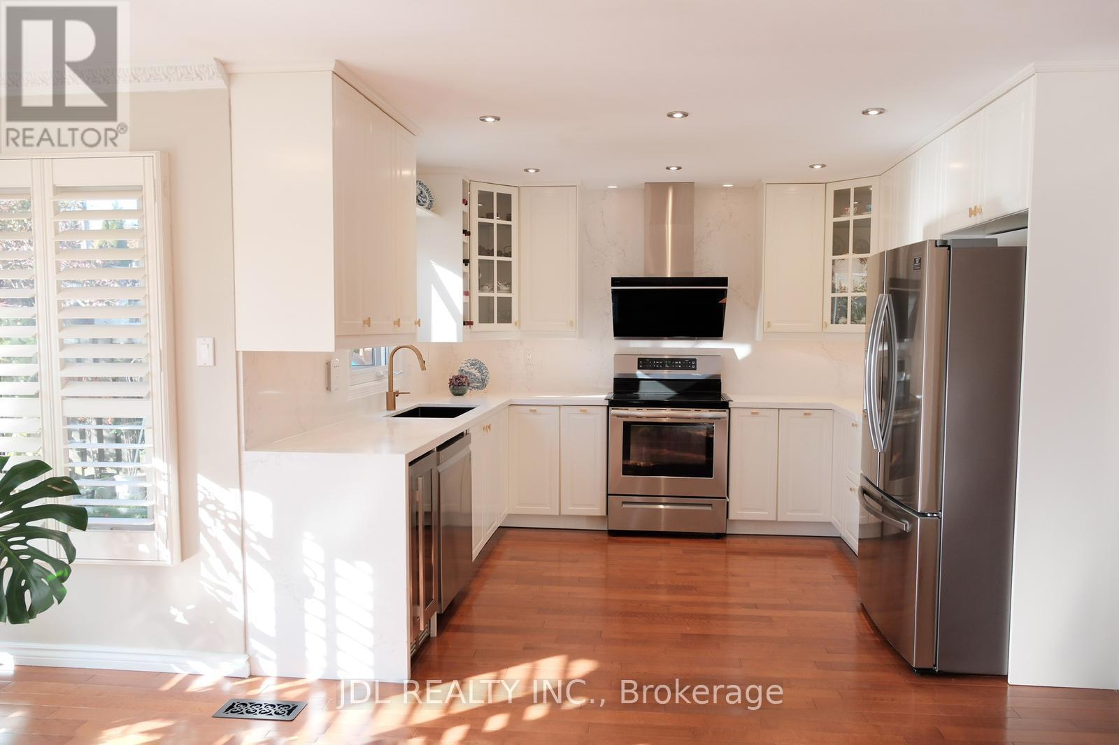 53 Fern Valley Crescent, Richmond Hill, Ontario  L4E 2J3 - Photo 7 - N12489342