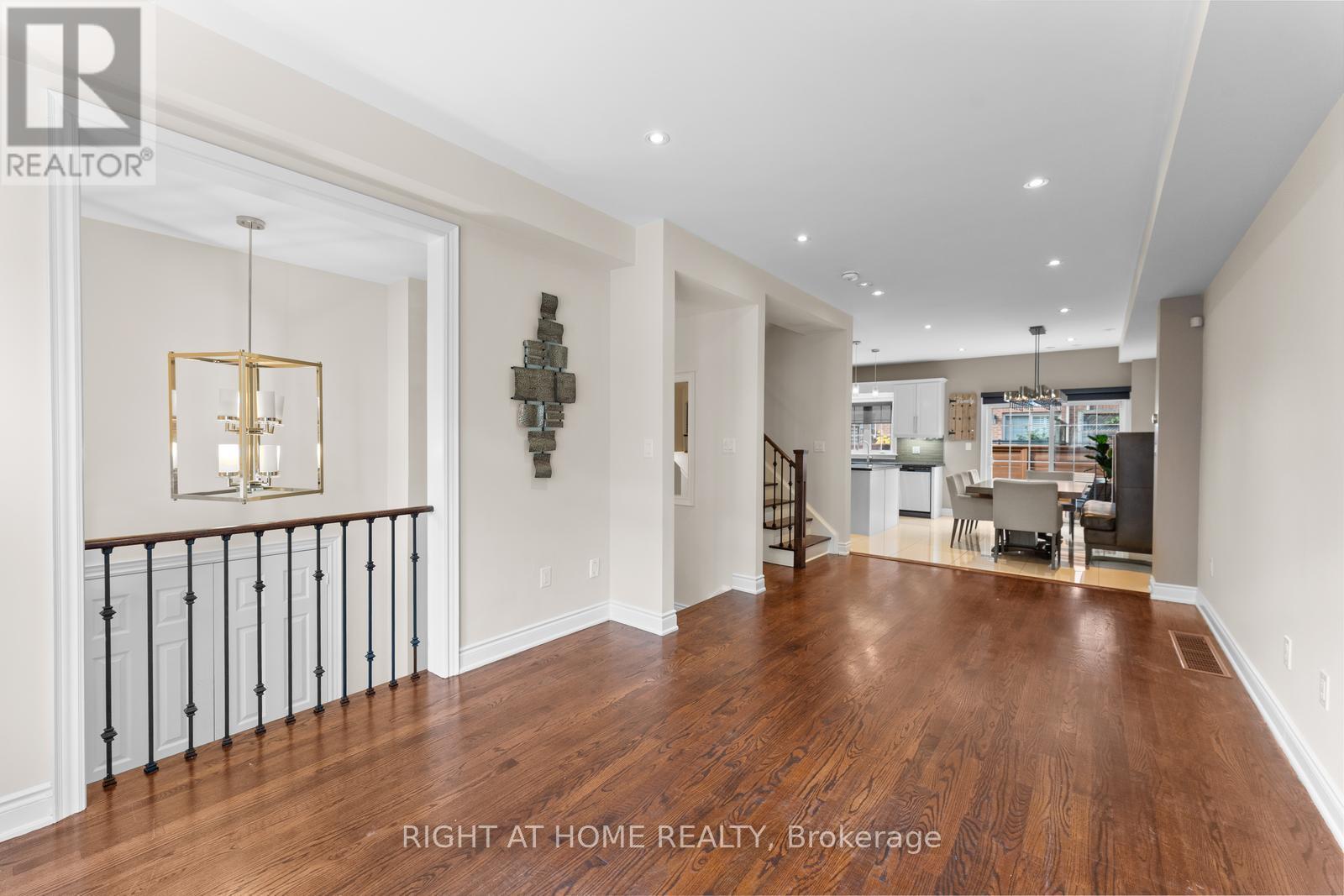 18 Isaac Devins Avenue, Vaughan, Ontario  L4L 0A4 - Photo 8 - N12493674