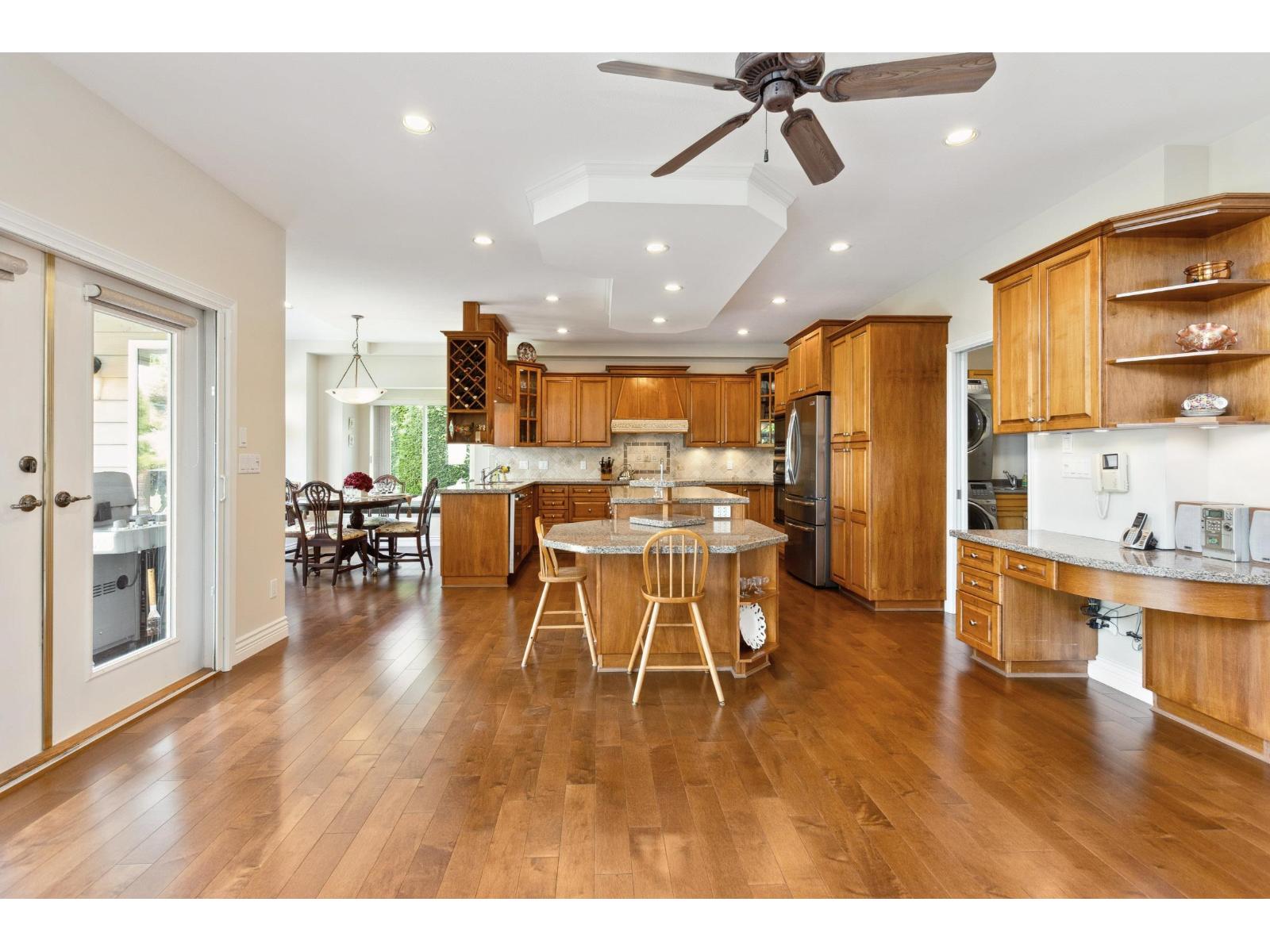 16221 Morgan Creek Crescent, Surrey, British Columbia  V3Z 0J2 - Photo 9 - R3063416