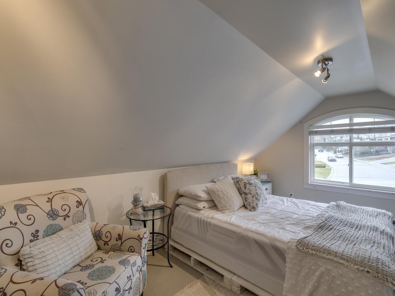 8060 Melburn Drive, Mission, British Columbia  V2V 7B6 - Photo 28 - R3063417