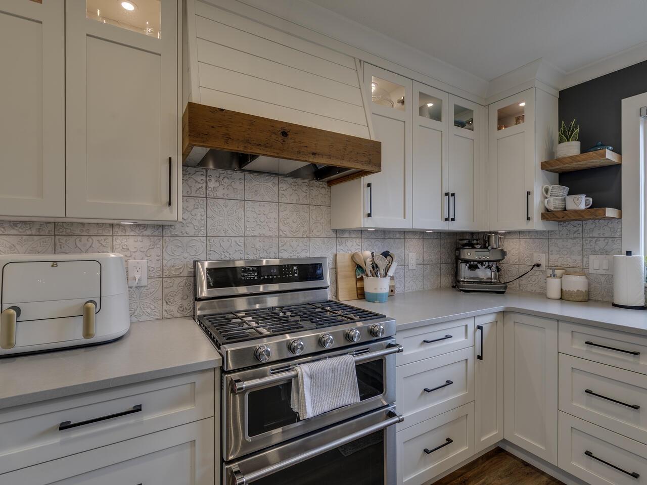 8060 Melburn Drive, Mission, British Columbia  V2V 7B6 - Photo 18 - R3063417