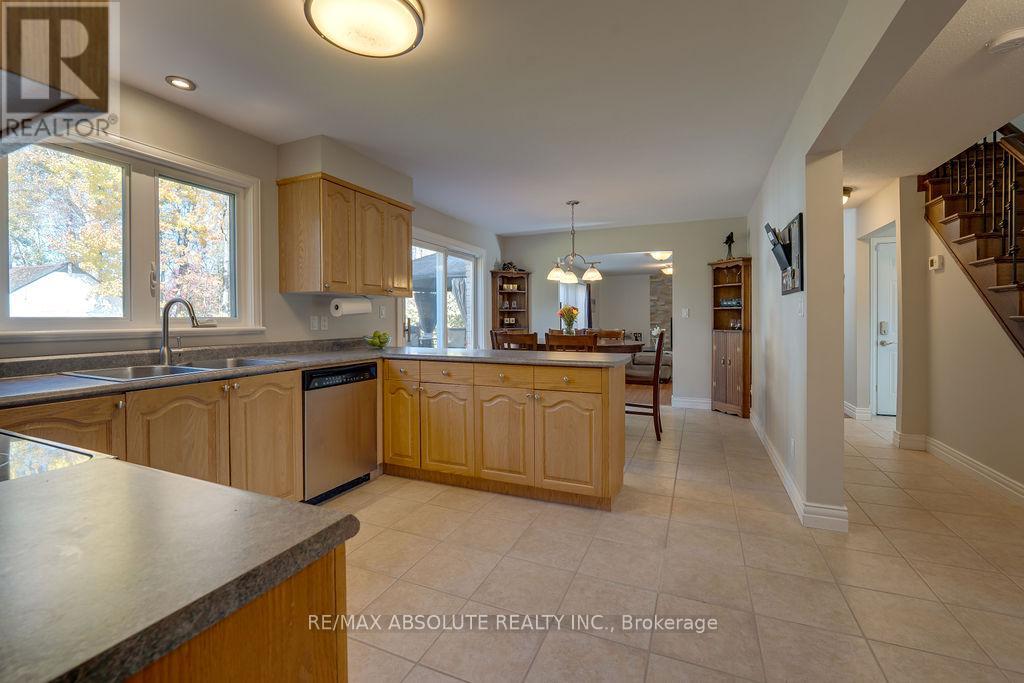 7089 Bush Drive, Ottawa, Ontario  K4P 1M8 - Photo 8 - X12493778