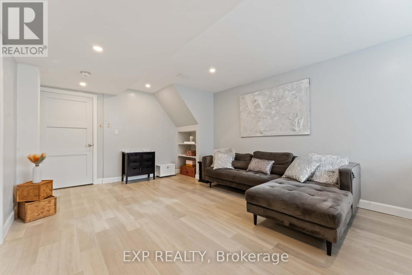 B - 1223 Kitchener Avenue, Ottawa, Ontario  K1V 6W4 - Photo 10 - X12493784