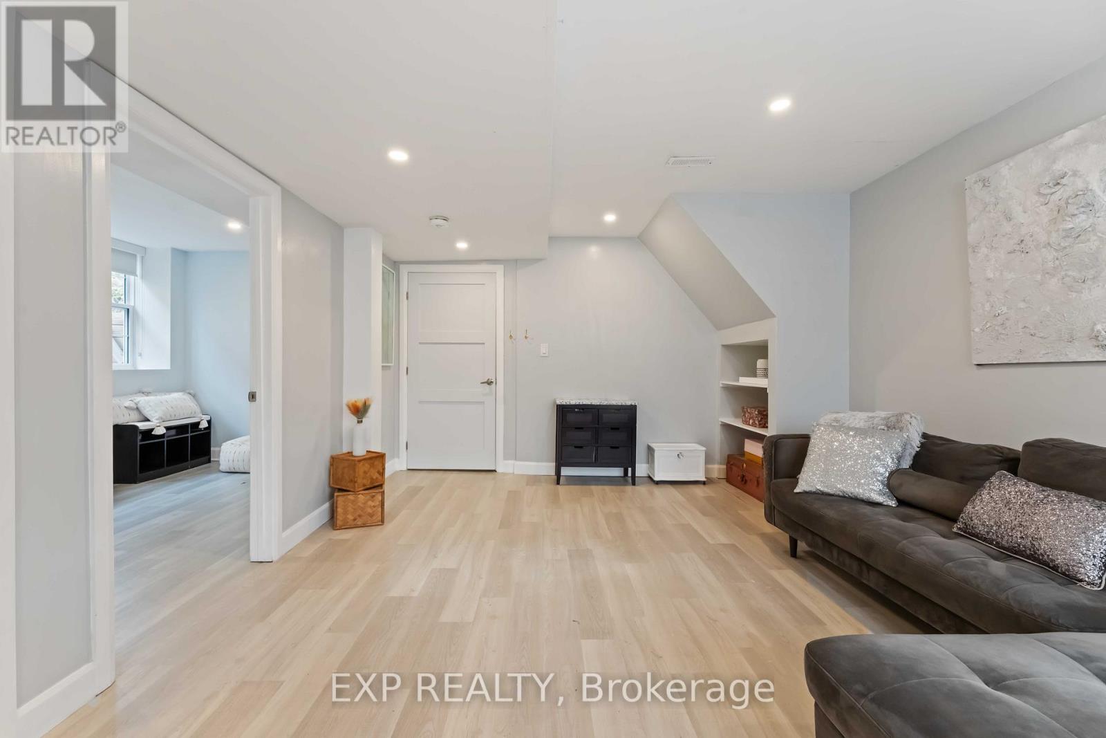 B - 1223 Kitchener Avenue, Ottawa, Ontario  K1V 6W4 - Photo 11 - X12493784