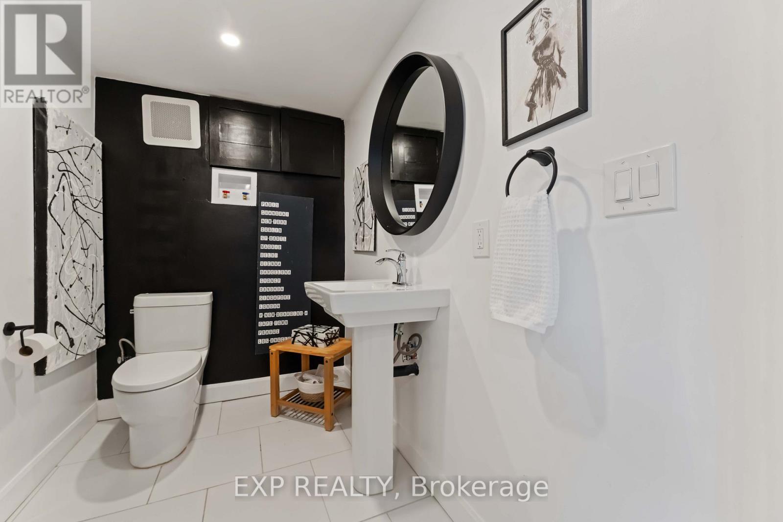 B - 1223 Kitchener Avenue, Ottawa, Ontario  K1V 6W4 - Photo 17 - X12493784