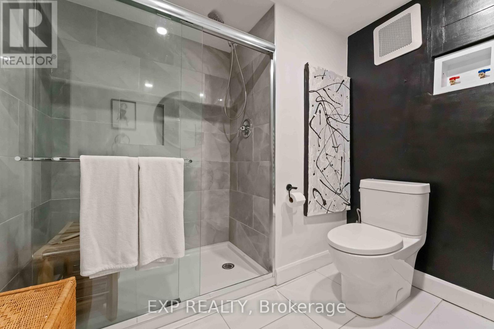 B - 1223 Kitchener Avenue, Ottawa, Ontario  K1V 6W4 - Photo 18 - X12493784