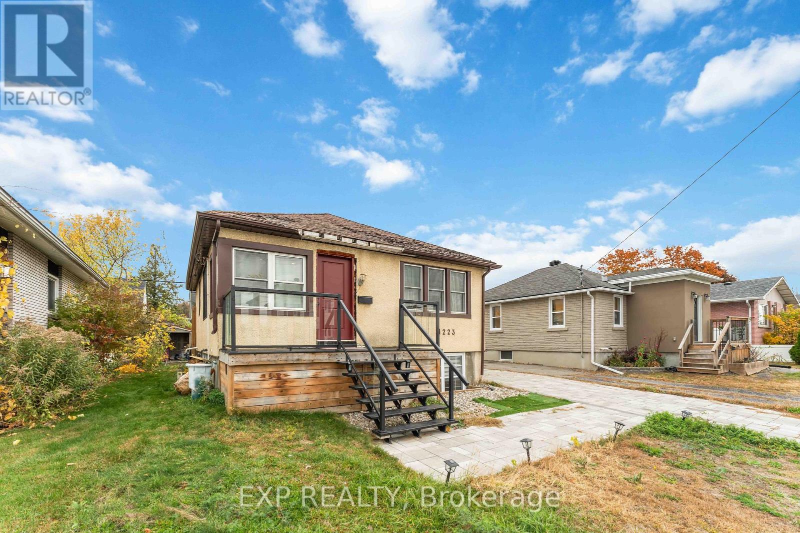 B - 1223 Kitchener Avenue, Ottawa, Ontario  K1V 6W4 - Photo 2 - X12493784