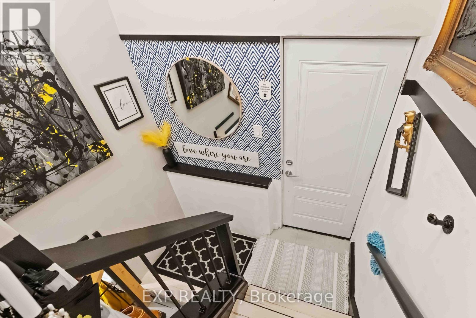 B - 1223 Kitchener Avenue, Ottawa, Ontario  K1V 6W4 - Photo 4 - X12493784