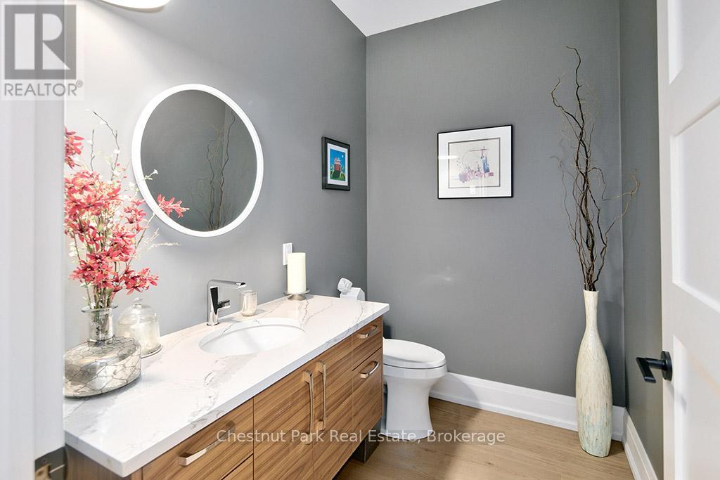 108 Stuart Court, Blue Mountains, Ontario  N0H 2P0 - Photo 25 - X12364564