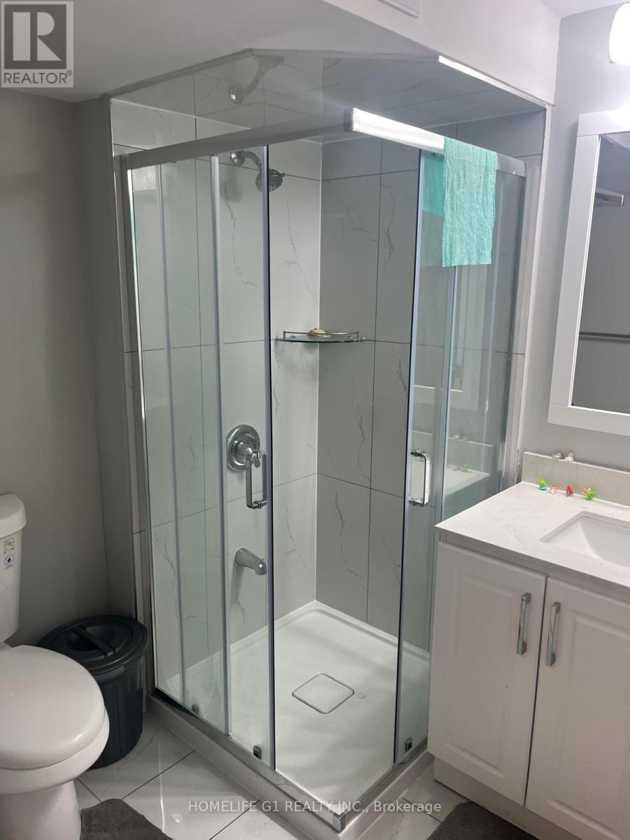 7 Schubert Crescent, Brampton, Ontario  L6Y 2P6 - Photo 11 - W12493656