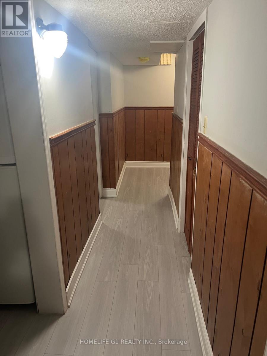 7 Schubert Crescent, Brampton, Ontario  L6Y 2P6 - Photo 3 - W12493656