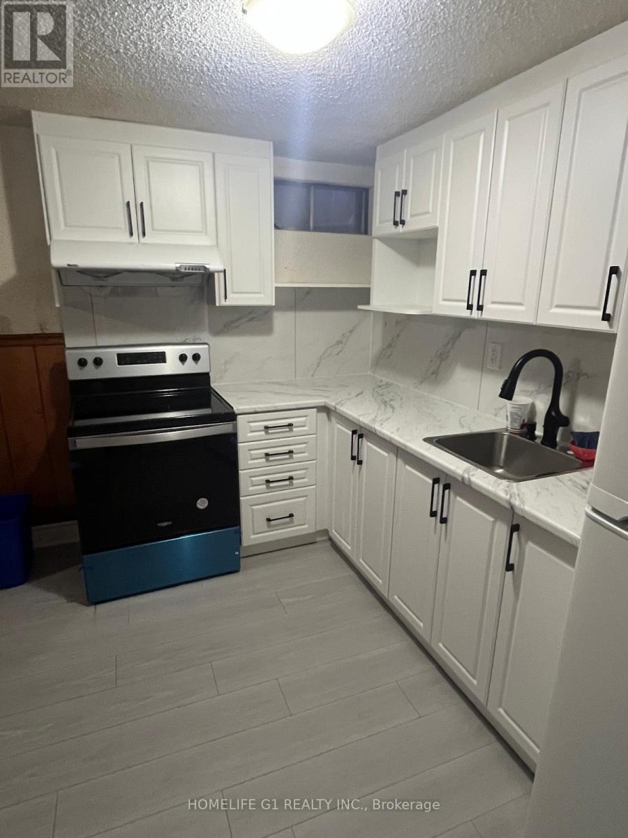 7 Schubert Crescent, Brampton, Ontario  L6Y 2P6 - Photo 9 - W12493656