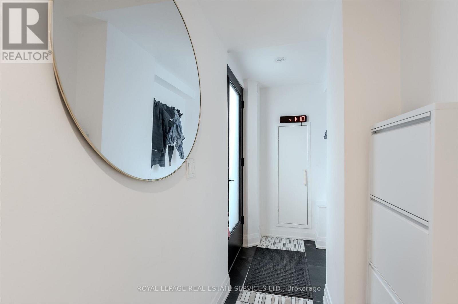 18 Milton Street, Toronto, Ontario  M8Y 2X5 - Photo 30 - W12493664