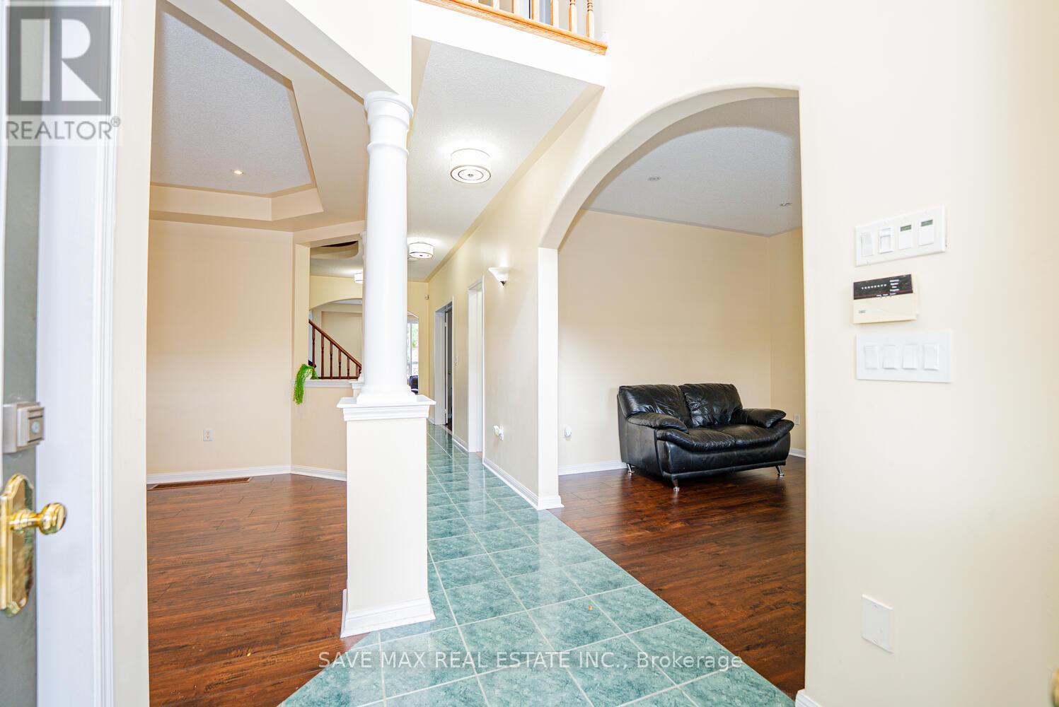 20 Binnery Drive, Brampton, Ontario  L6P 1A3 - Photo 7 - W12493668