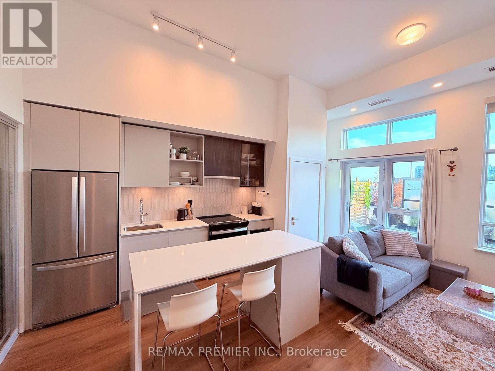 107 - 405 Dundas Street W, Oakville, Ontario  L6M 5P9 - Photo 10 - W12493680