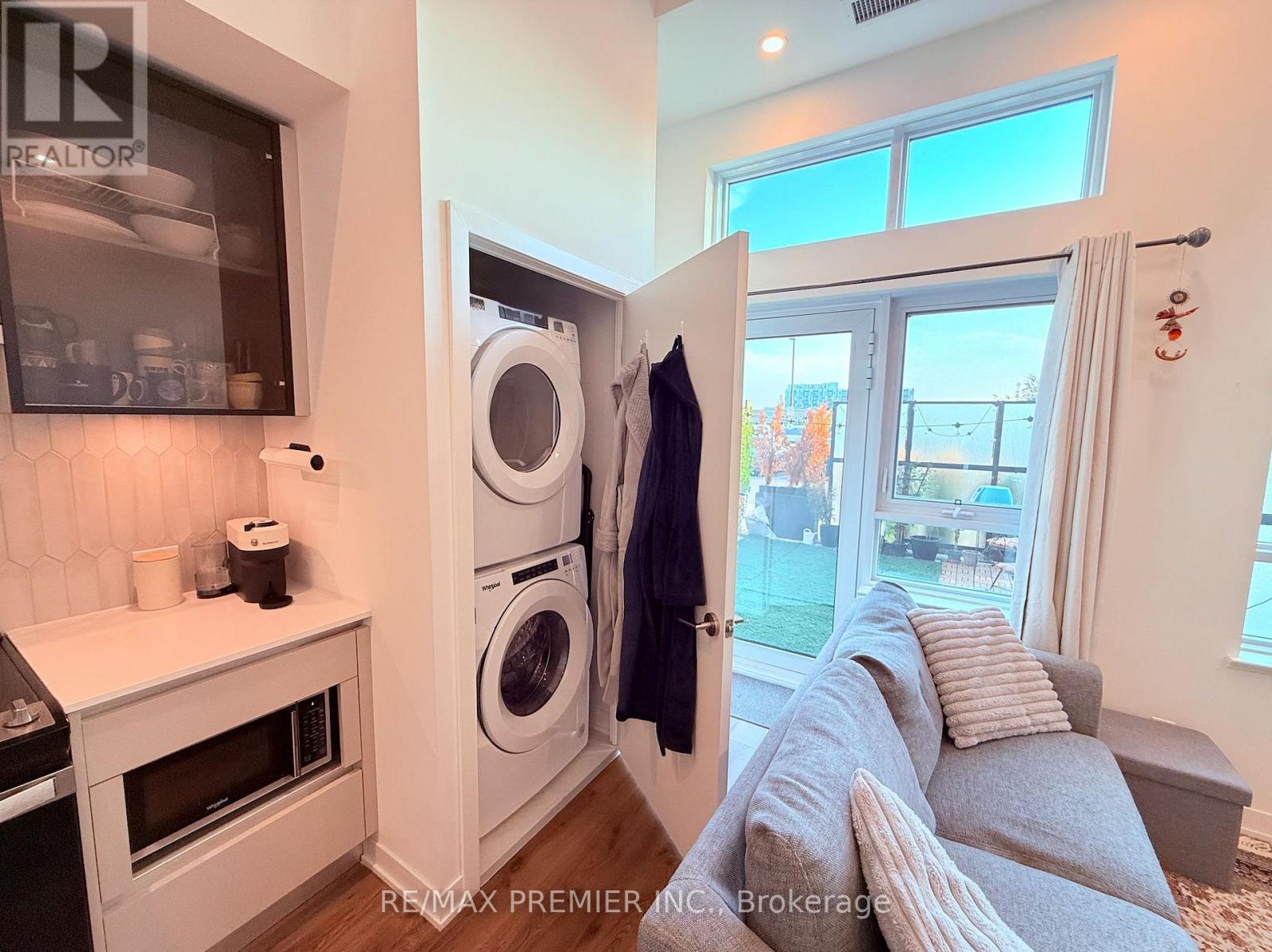 107 - 405 Dundas Street W, Oakville, Ontario  L6M 5P9 - Photo 15 - W12493680