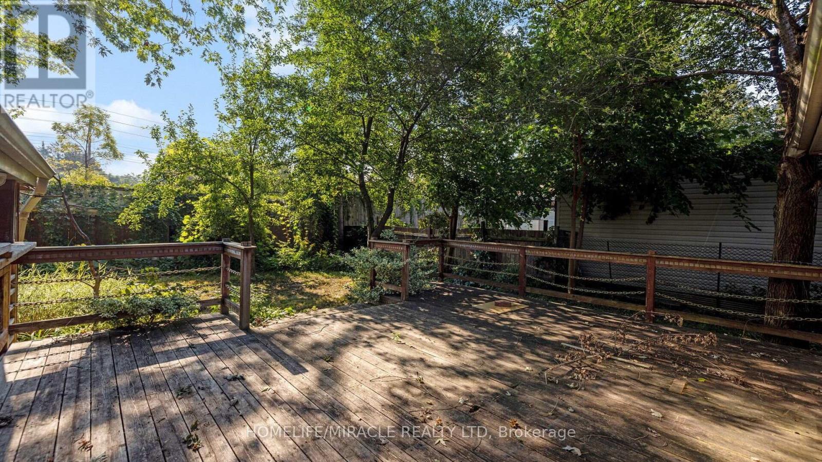 112 Troy Street, Mississauga, Ontario  L5G 1S7 - Photo 39 - W12493720