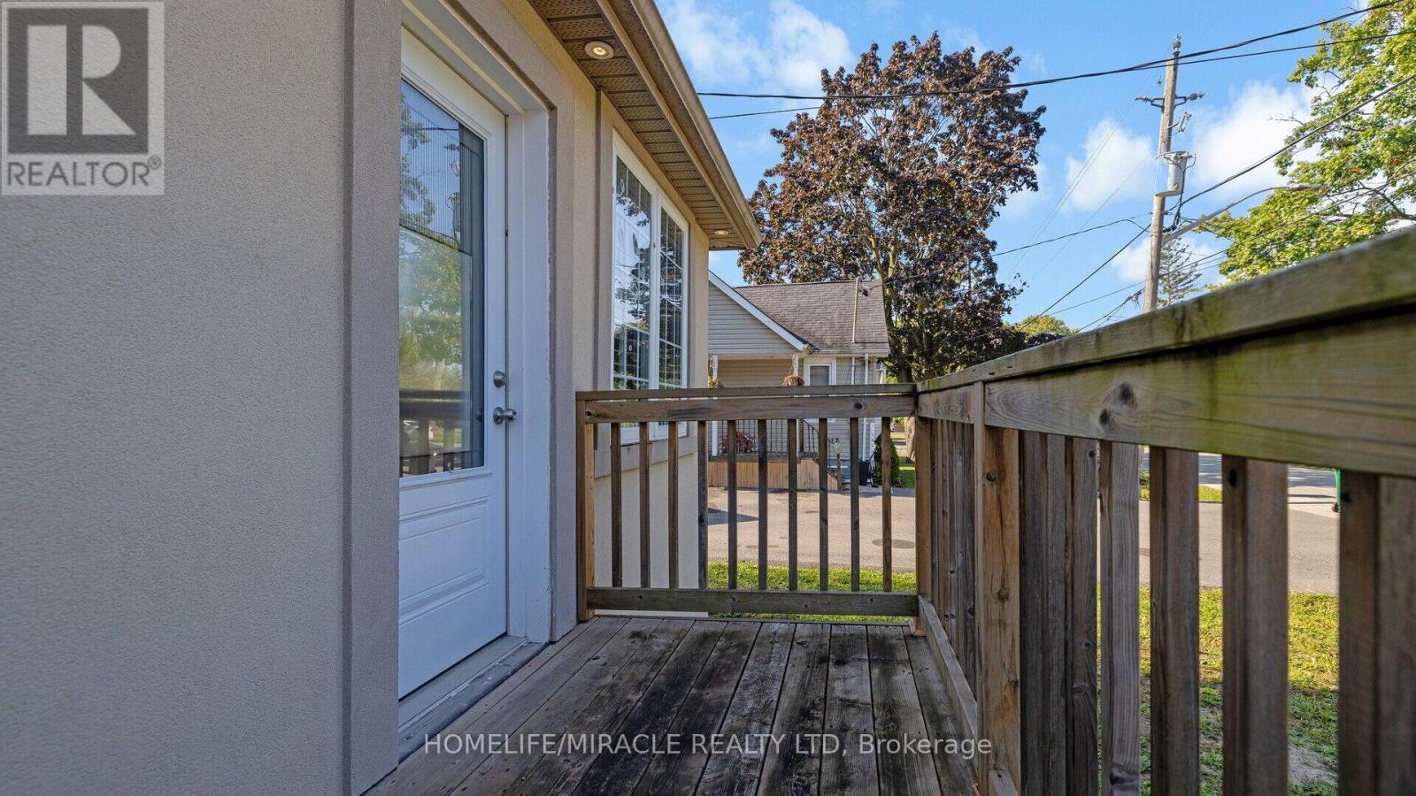 112 Troy Street, Mississauga, Ontario  L5G 1S7 - Photo 6 - W12493720