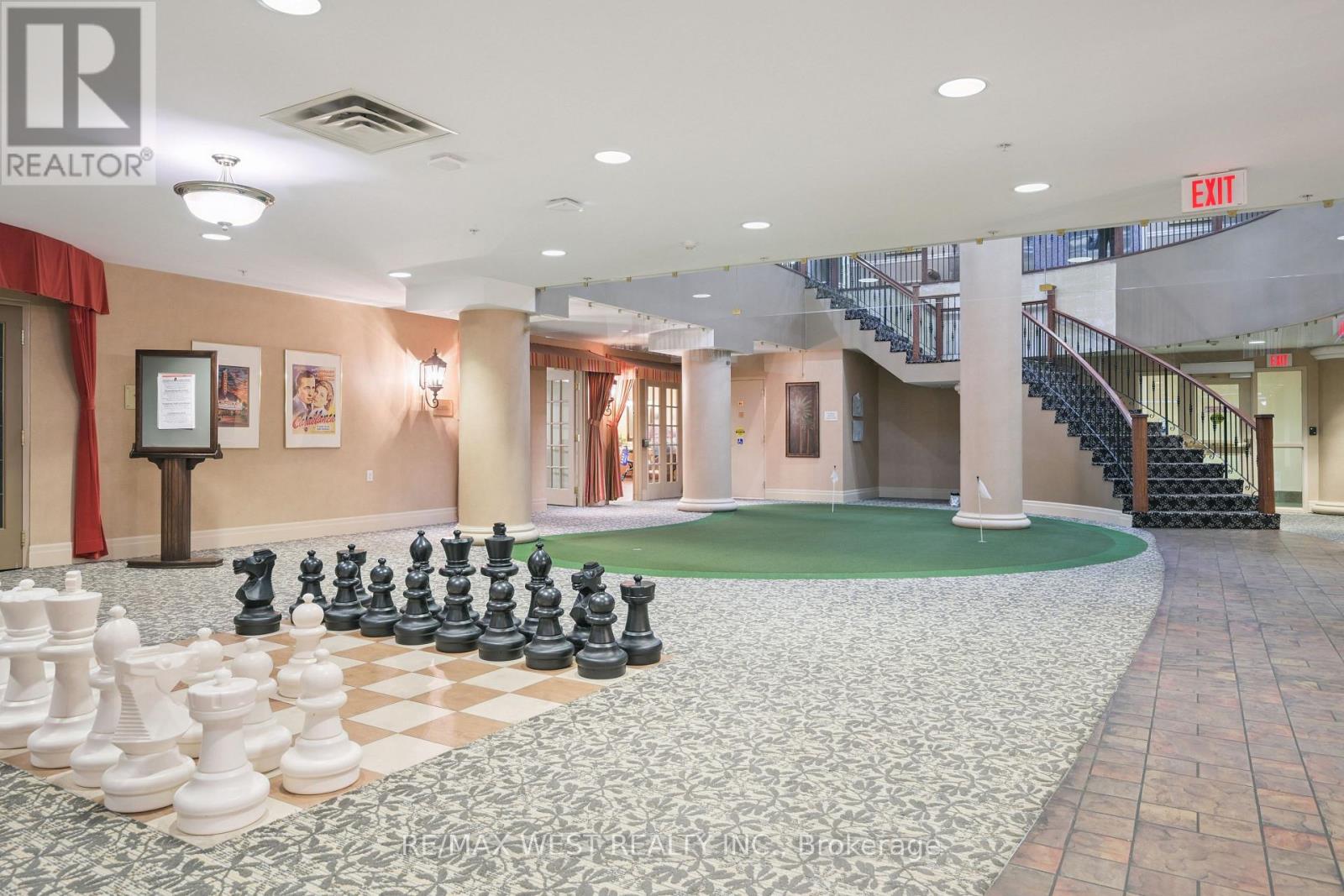 805 - 350 Princess Royal Drive, Mississauga, Ontario  L5B 4N1 - Photo 11 - W12493384