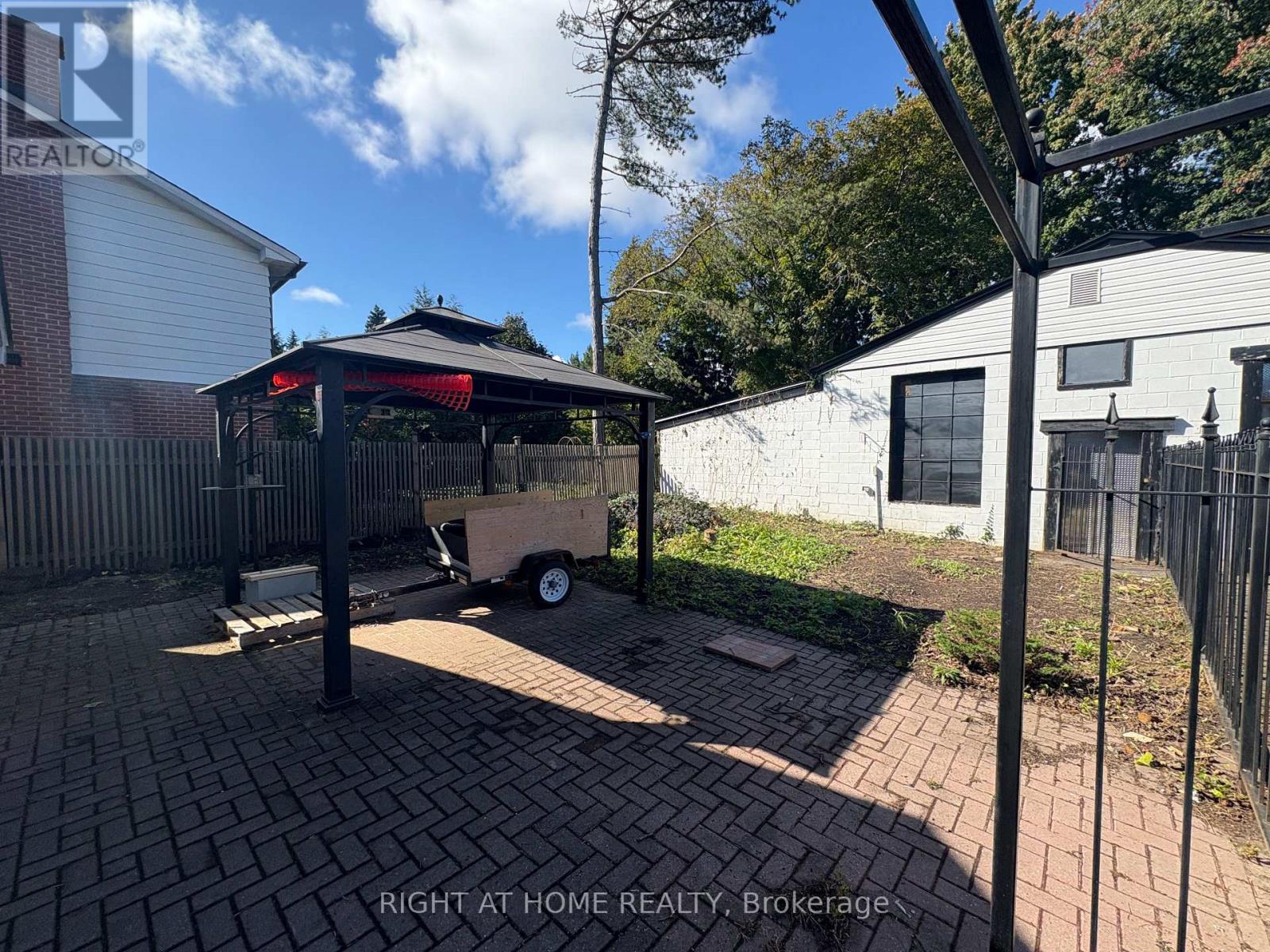 Lower - 779 Indian Road, Mississauga, Ontario  L5H 1R4 - Photo 3 - W12489456