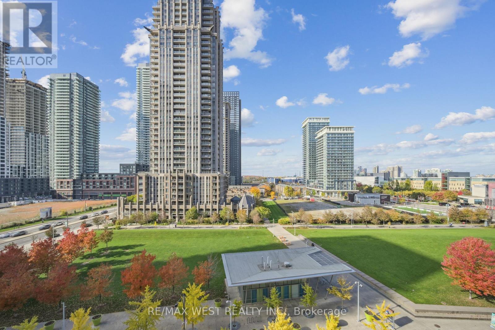 805 - 350 Princess Royal Drive, Mississauga, Ontario  L5B 4N1 - Photo 3 - W12493384