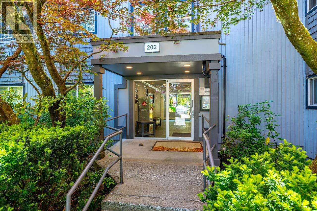 229 202 WESTHILL PLACE, Port Moody, British Columbia