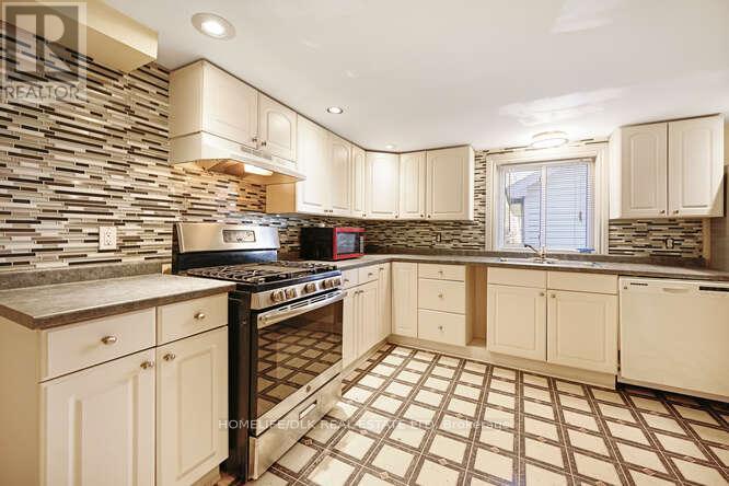 306 Brock Street, Brockville, Ontario  K6V 4G7 - Photo 11 - X12493792