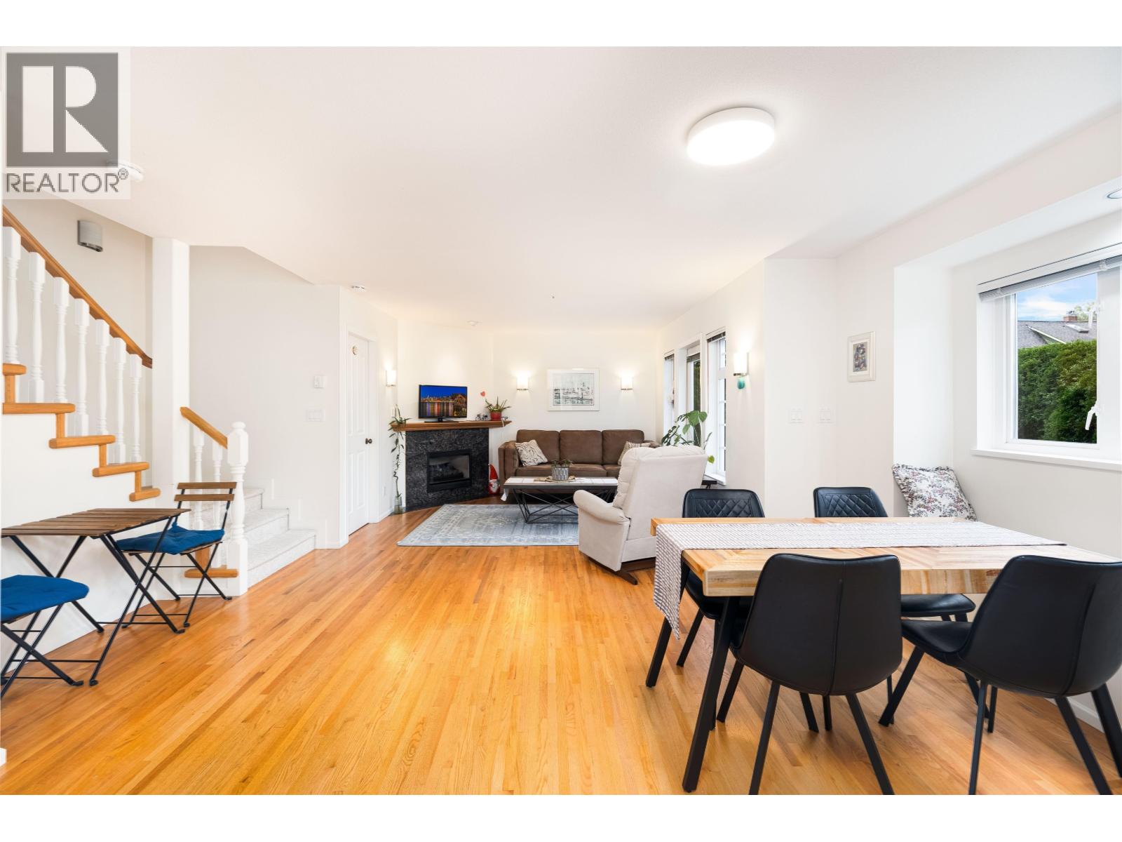 2718 W 3rd Avenue, Vancouver, British Columbia  V6K 1M5 - Photo 2 - R3060547