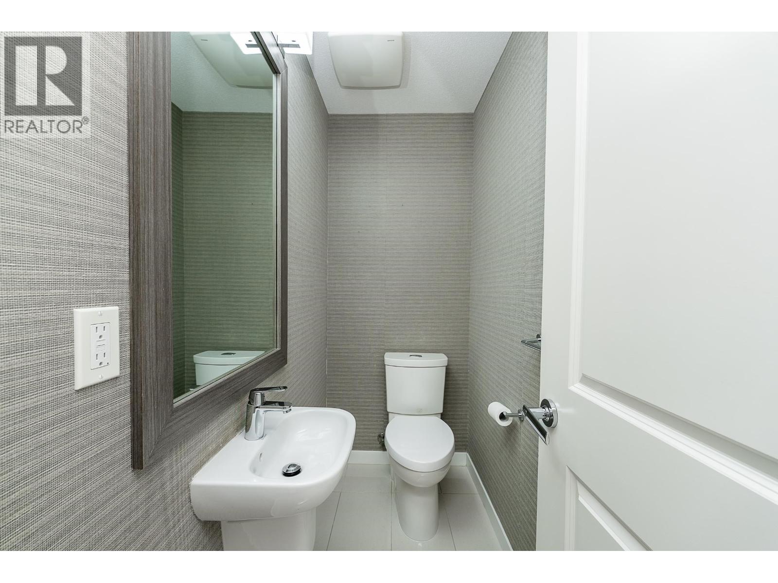 1 3500 Burke Village Promenade, Coquitlam, British Columbia  V3E 0N2 - Photo 13 - R3063376