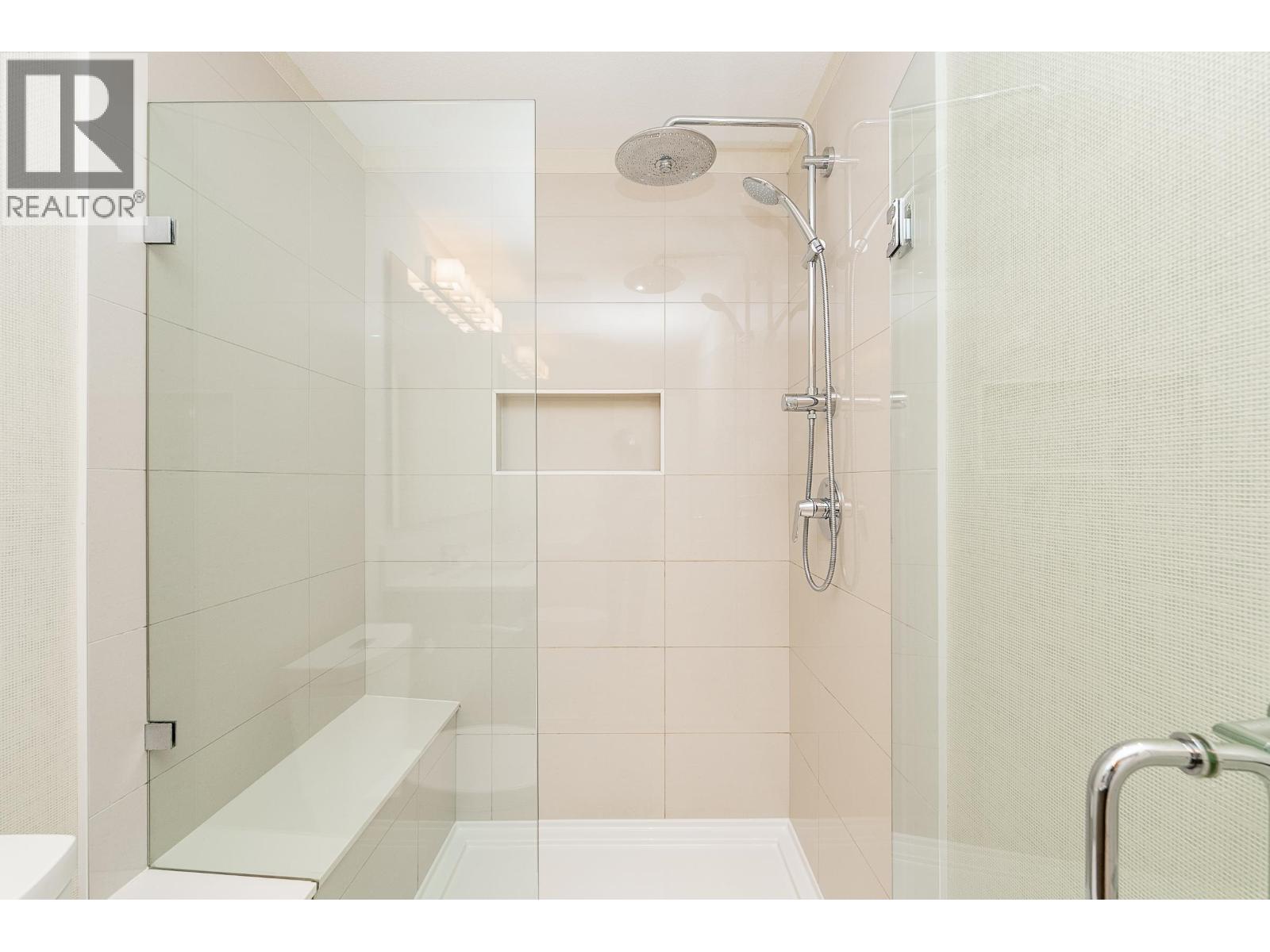 1 3500 Burke Village Promenade, Coquitlam, British Columbia  V3E 0N2 - Photo 18 - R3063376