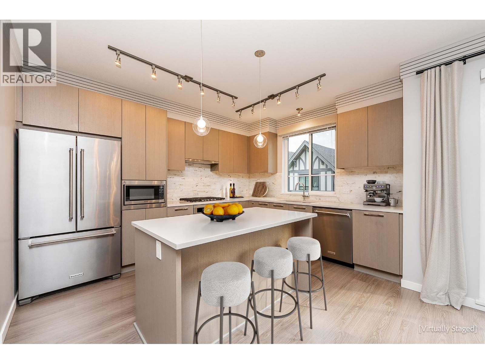 1 3500 Burke Village Promenade, Coquitlam, British Columbia  V3E 0N2 - Photo 9 - R3063376